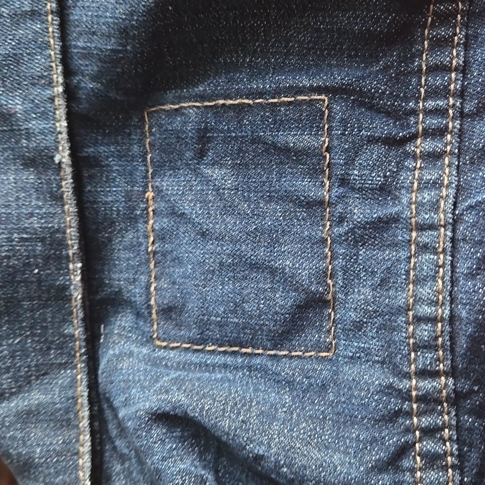 Vest - Picture 9 of 11